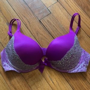 SOLD !!Victoria’s Secret Purple & Lace Push-up Bra